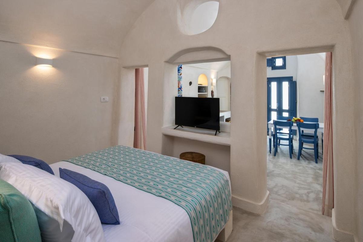 Gilbert'S Cave With Cave Jacuzzi Megalochori (Santorini) Exterior foto